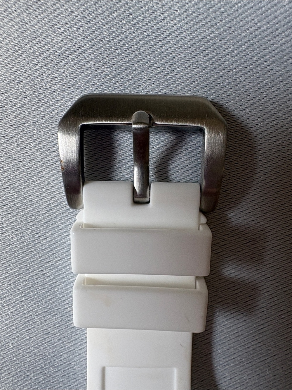 Transparent Barrel Case White Strap Skeleton Dial Watch - Picture 12 of 14